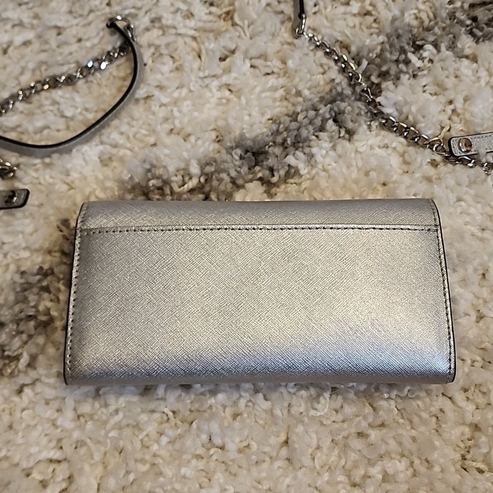 Michael Kors wallet with shoulder strap - Picture 5 of 11